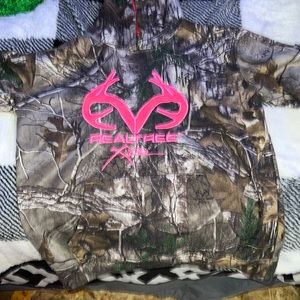 Camo real tree pull over